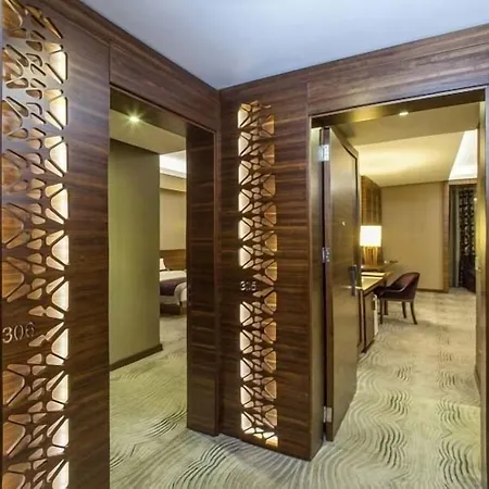 Gold Majesty Hotell 4*