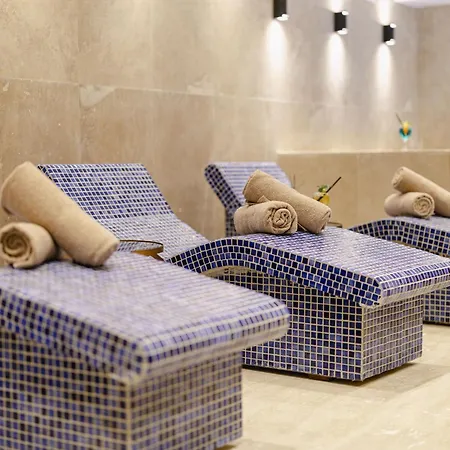 Gold Majesty Hotel